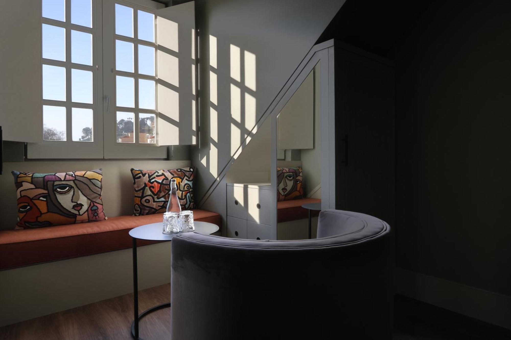 Timbre Virtudes Hotel ปอร์โต ภายนอก รูปภาพ The spiral staircase